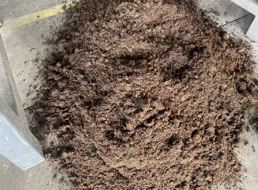 有机肥压榨脱水处理视频