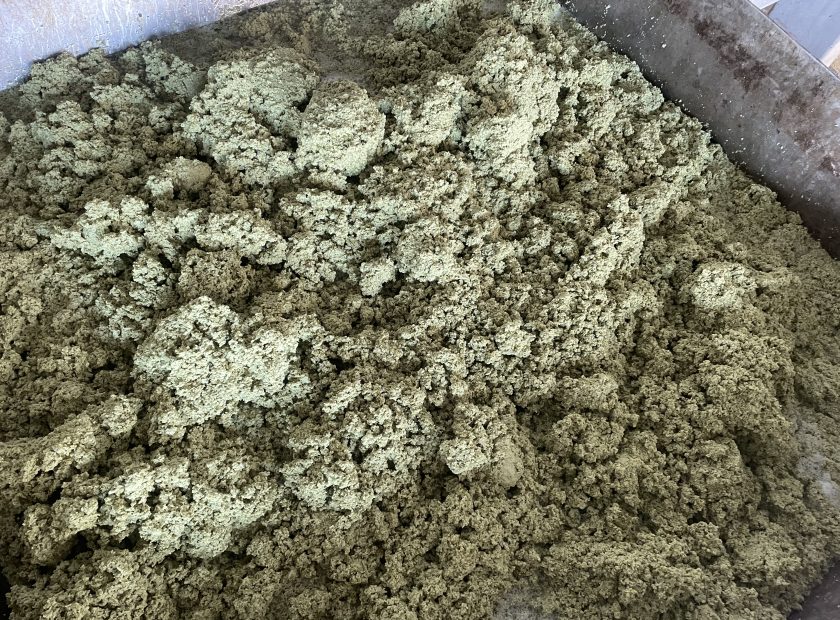 橡胶压榨脱水处理视频